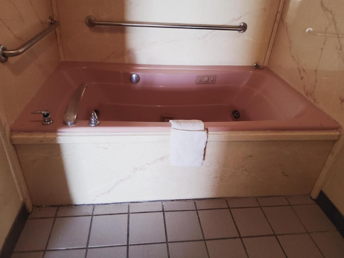 Budget Inn テクサーカナ エクステリア 写真